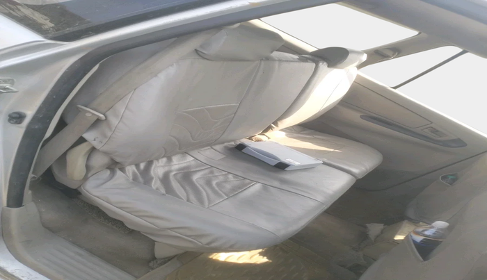 2011 Toyota Innova 2.5 G2 8STR, Diesel, Manual, 1,90,000 km, interior