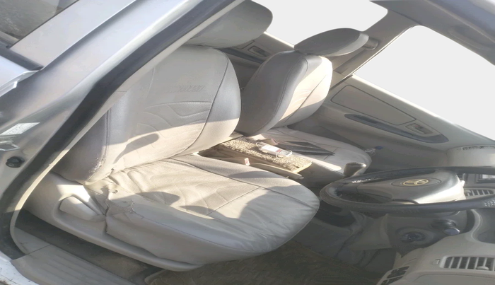 2011 Toyota Innova 2.5 G2 8STR, Diesel, Manual, 1,90,000 km, interior