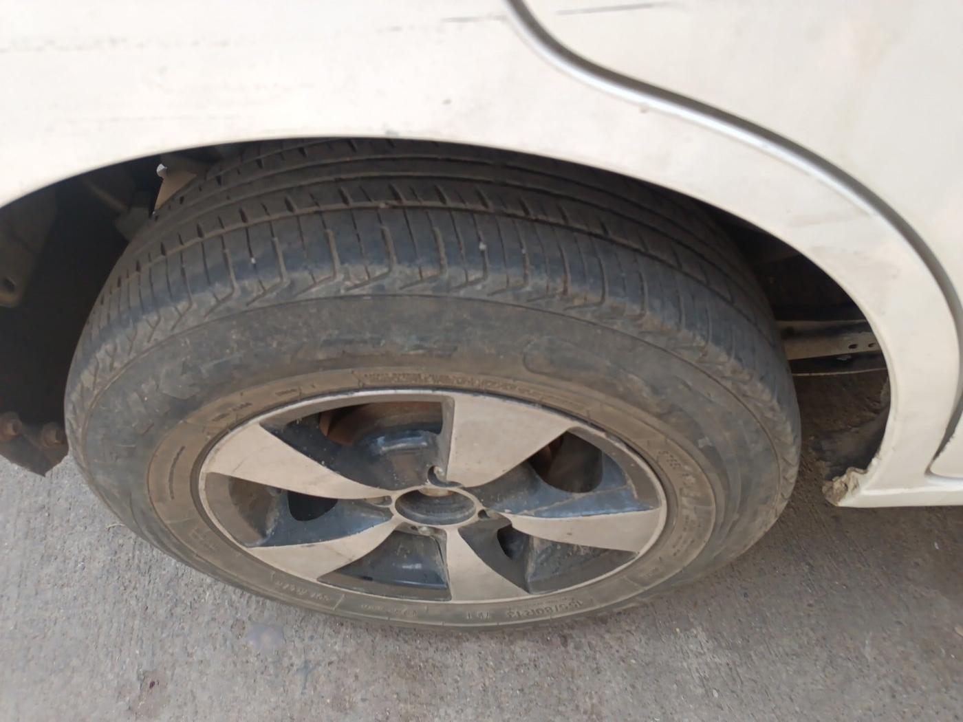 2011 Maruti Wagon R 1.0 LXI, Petrol, Manual, 46,634 km, tyre