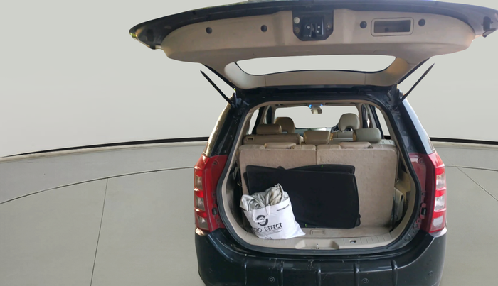 2018 Mahindra XUV500 W10, Diesel, Manual, 1,24,312 km, exterior