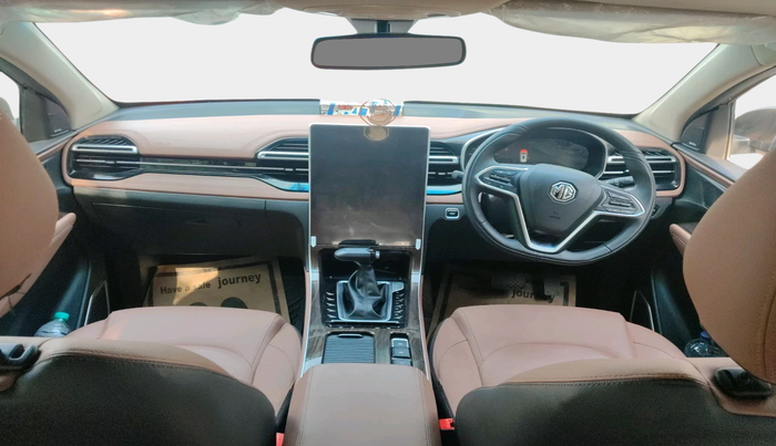 2024 MG HECTOR PLUS SHARP PRO 1.5 PETROL TURBO CVT 7 STR, Petrol, Automatic, 15,546 km, interior