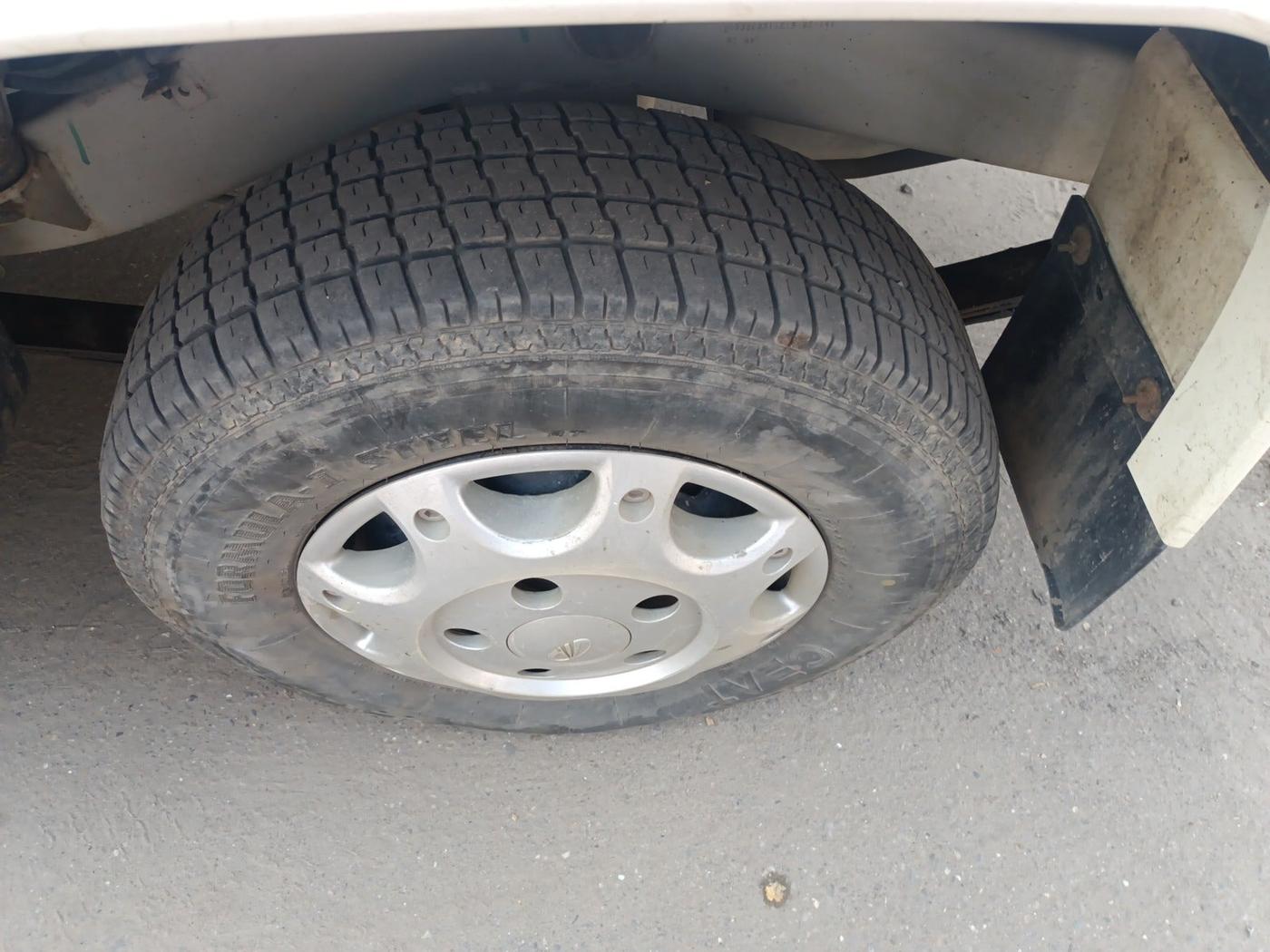 2020 Mahindra Bolero POWER PLUS SLE, Diesel, Manual, 96,777 km, tyre
