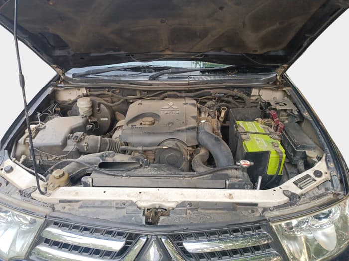 2015 Mitsubishi Pajero Sport 2.5 AT 4X2, Diesel, Automatic, 1,17,293 km, exterior