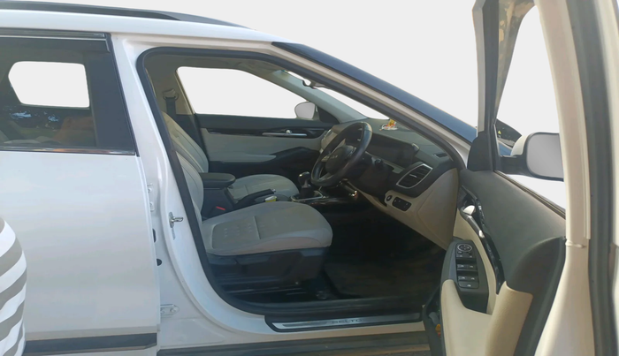 2024 KIA SELTOS HTX 1.5 Diesel MT, Diesel, Manual, 12,435 km, interior