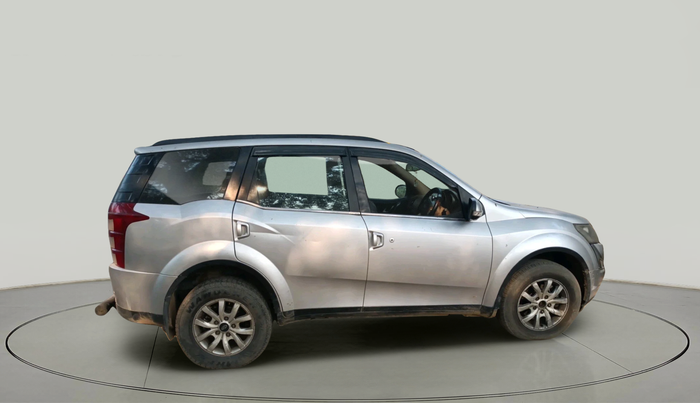 2016 Mahindra XUV500 W8, Diesel, Manual, 1,50,636 km, exterior