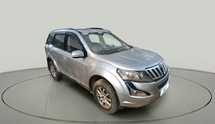 2016 Mahindra XUV500 W8, Diesel, Manual, 1,50,636 km, exterior