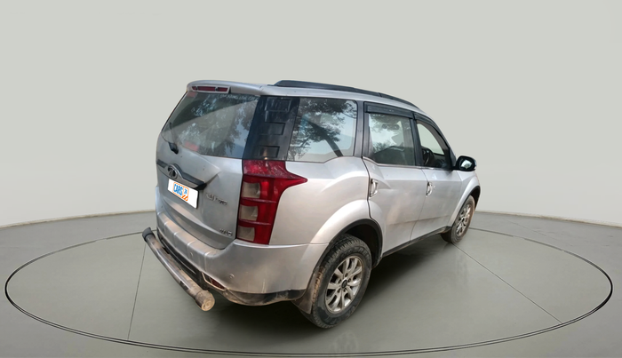 2016 Mahindra XUV500 W8, Diesel, Manual, 1,50,636 km, exterior