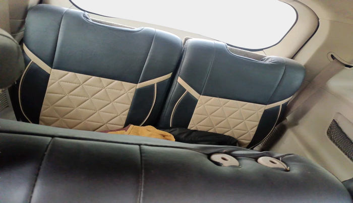 2016 Mahindra XUV500 W8, Diesel, Manual, 1,50,636 km, interior