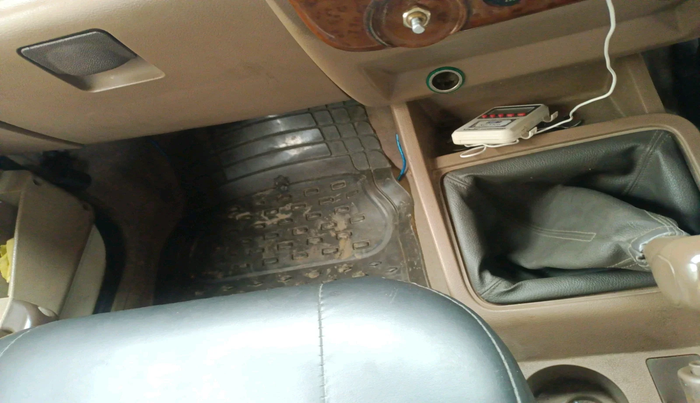 2013 Mahindra Bolero ZLX BS IV, Diesel, Manual, 65,444 km, interior