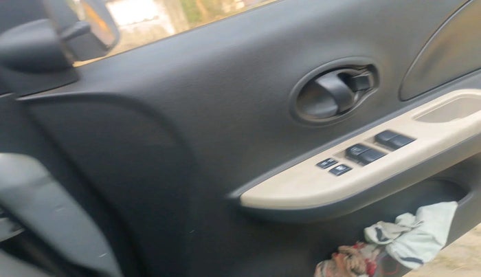 2015 Nissan Micra Active XV, Petrol, Manual, 38,888 km, interior