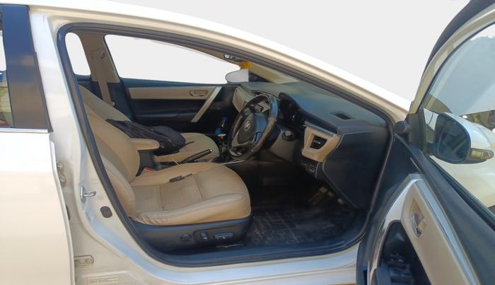 2014 Toyota Corolla Altis G DIESEL, Diesel, Manual, 2,12,452 km, interior