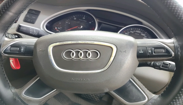2014 Audi Q7 3.0 TDI PREMIUM PLUS, Diesel, Automatic, 1,81,415 km, interior