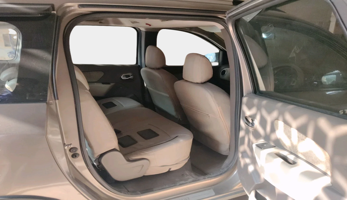 2015 Renault Lodgy 110 PS RXZ 8 STR, Diesel, Manual, 68,855 km, interior