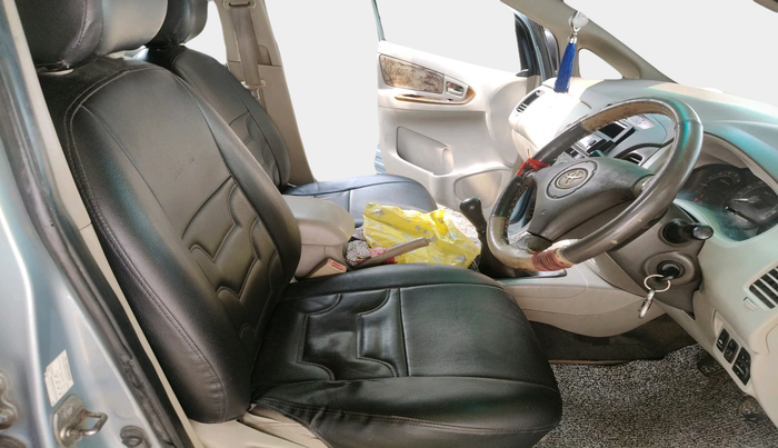 2010 Toyota Innova 2.5 G2 8STR, Diesel, Manual, 1,75,527 km, interior