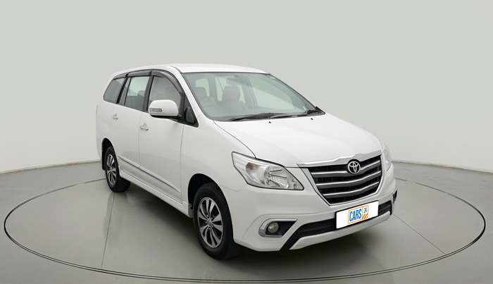 2015 Toyota Innova 2.5 VX 8 STR, Diesel, Manual, 53,886 km, exterior