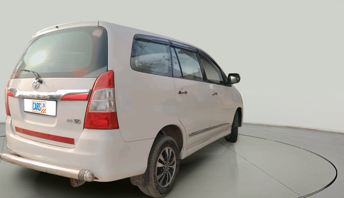 2015 Toyota Innova 2.5 VX 8 STR, Diesel, Manual, 53,886 km, exterior