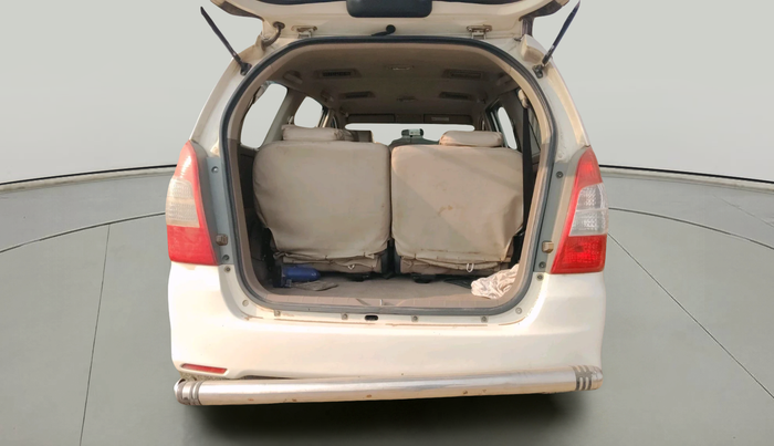 2015 Toyota Innova 2.5 VX 8 STR, Diesel, Manual, 53,886 km, exterior