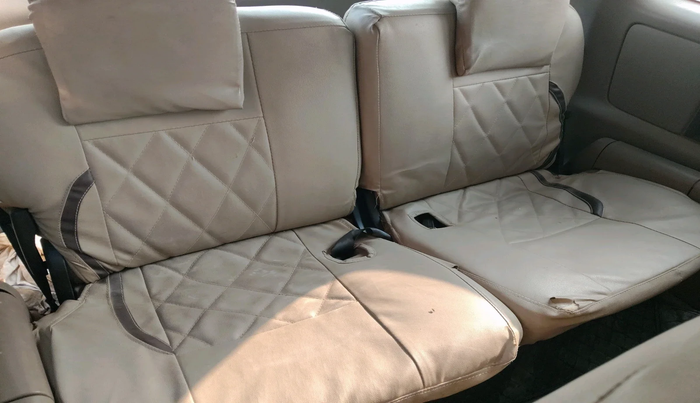 2015 Toyota Innova 2.5 VX 8 STR, Diesel, Manual, 53,886 km, interior