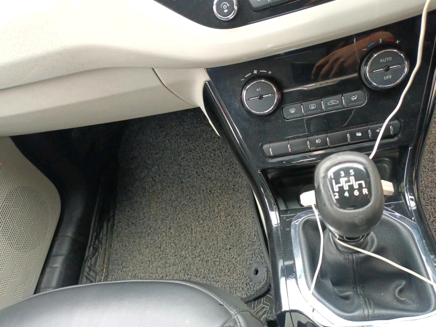 2020 Tata NEXON XZ PLUS PETROL, Petrol, Manual, 31,973 km, interior