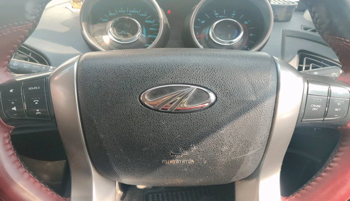 2018 Mahindra XUV500 W7, Diesel, Manual, 89,531 km, interior
