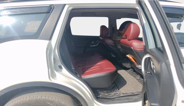 2018 Mahindra XUV500 W7, Diesel, Manual, 89,531 km, interior