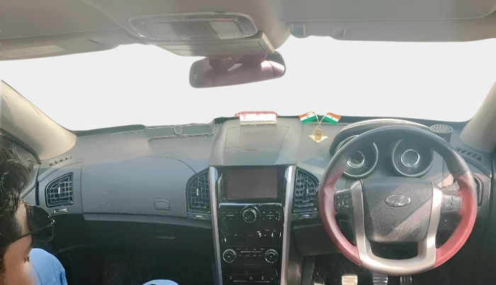 2018 Mahindra XUV500 W7, Diesel, Manual, 89,531 km, interior