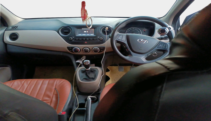 2017 Hyundai Grand i10 SPORTZ 1.2 KAPPA VTVT, Petrol, Manual, 1,33,361 km, interior