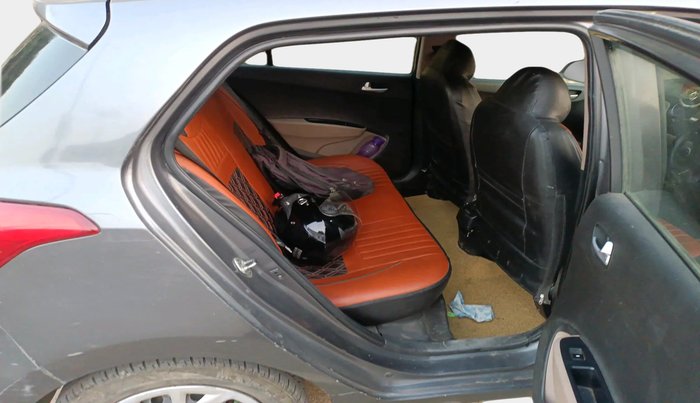 2017 Hyundai Grand i10 SPORTZ 1.2 KAPPA VTVT, Petrol, Manual, 1,33,361 km, interior