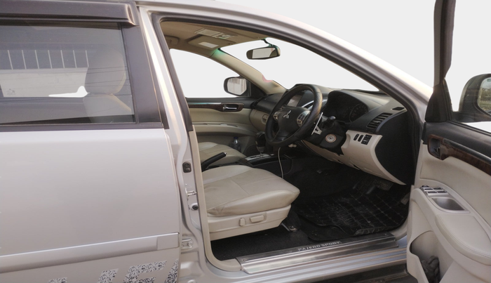 2017 Mitsubishi Pajero Sport 2.5 AT 4X2, Diesel, Automatic, 79,102 km, interior