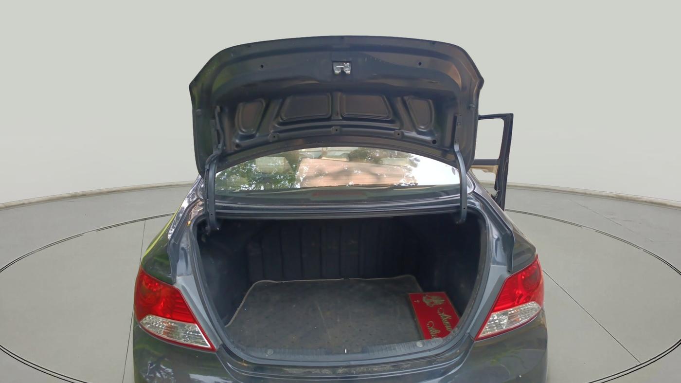 2013 Hyundai Verna FLUIDIC 1.6 CRDI SX, Diesel, Manual, 90,246 km, exterior