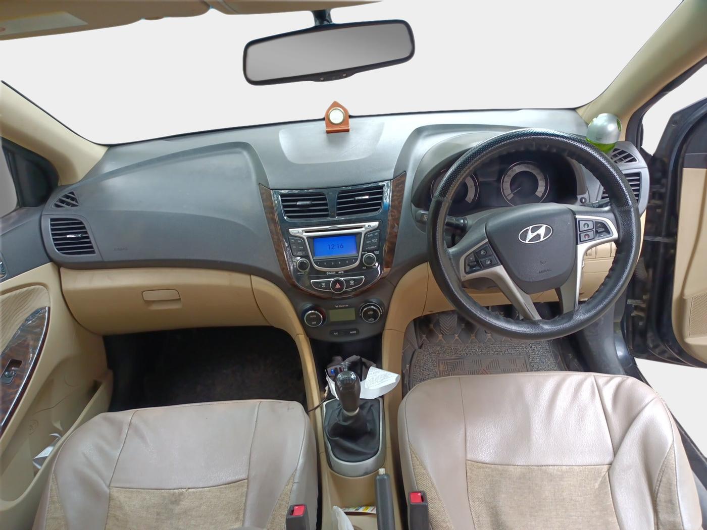2013 Hyundai Verna FLUIDIC 1.6 CRDI SX, Diesel, Manual, 90,246 km, interior
