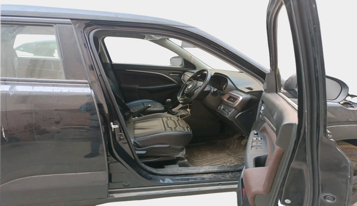 2023 Maruti BREZZA ZXI, Petrol, Manual, 27,483 km, interior