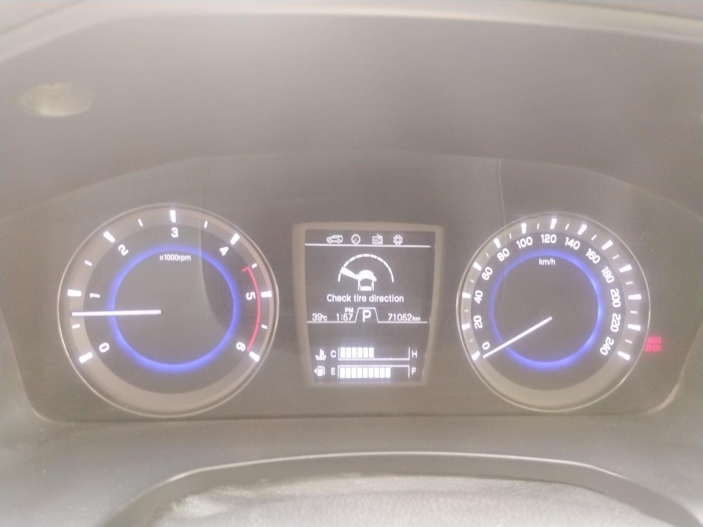2019 Mahindra ALTURAS G4 2WD AT, Diesel, Automatic, 71,052 km, interior