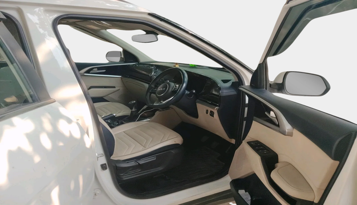 2022 KIA CARENS LUXURY 1.5 DIESEL 7 STR, Diesel, Manual, 52,211 km, interior