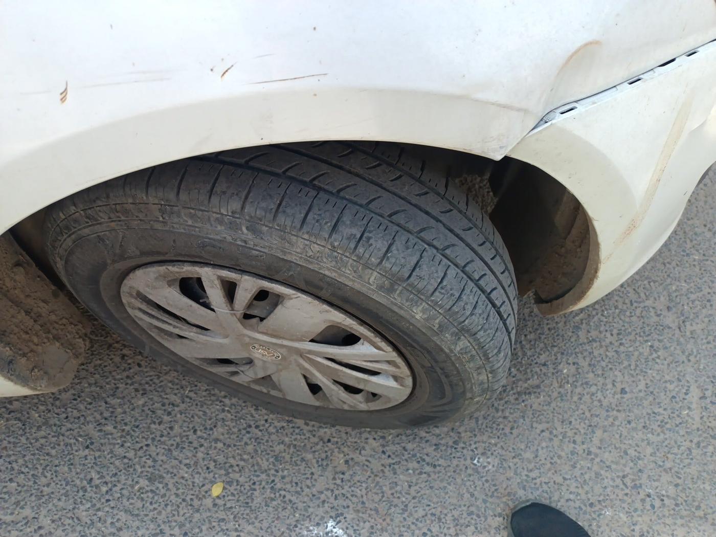 2013 Maruti Swift VXI, Petrol, Manual, 67,258 km, tyre