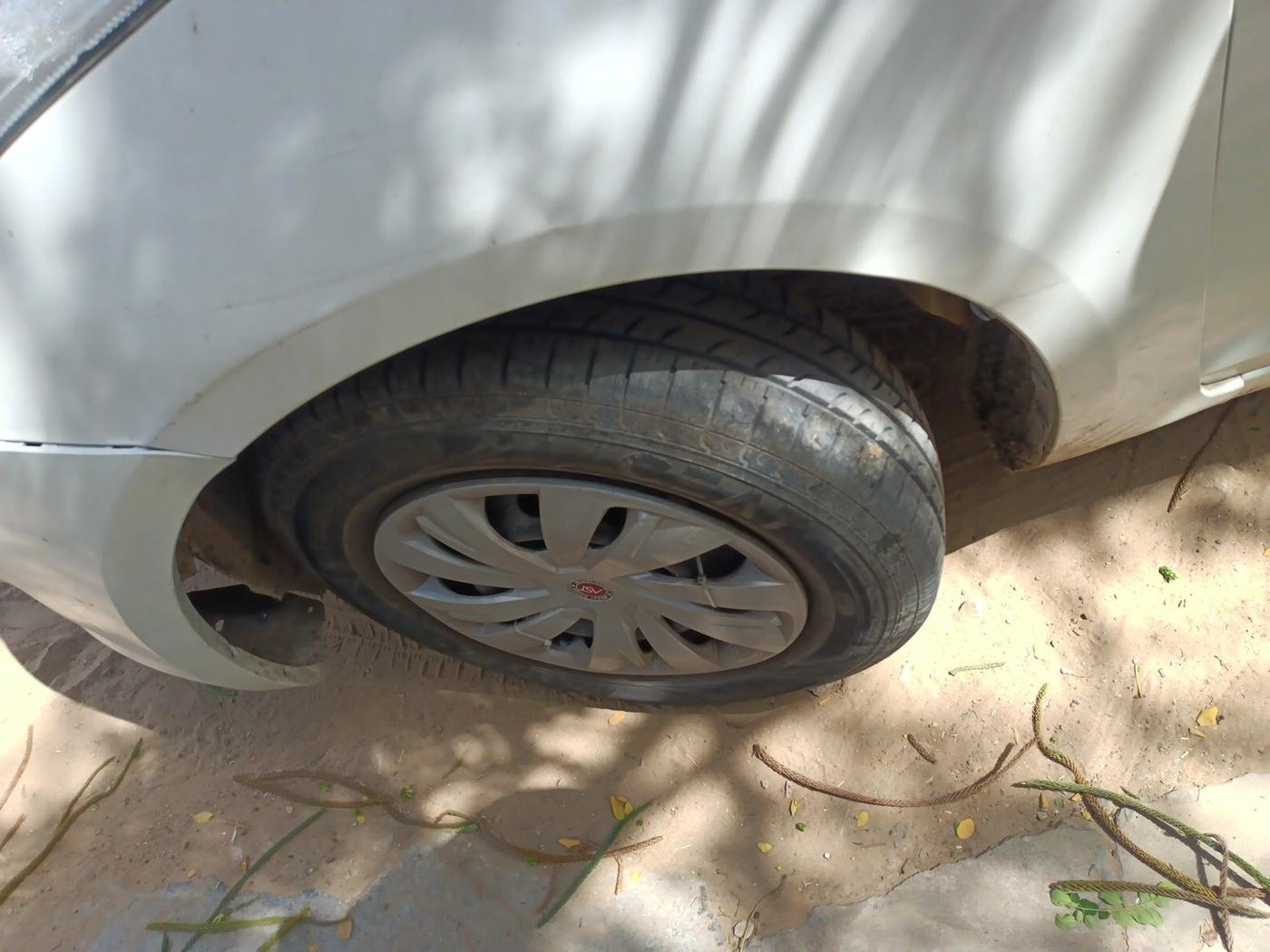 2013 Maruti Swift VXI, Petrol, Manual, 67,258 km, tyre