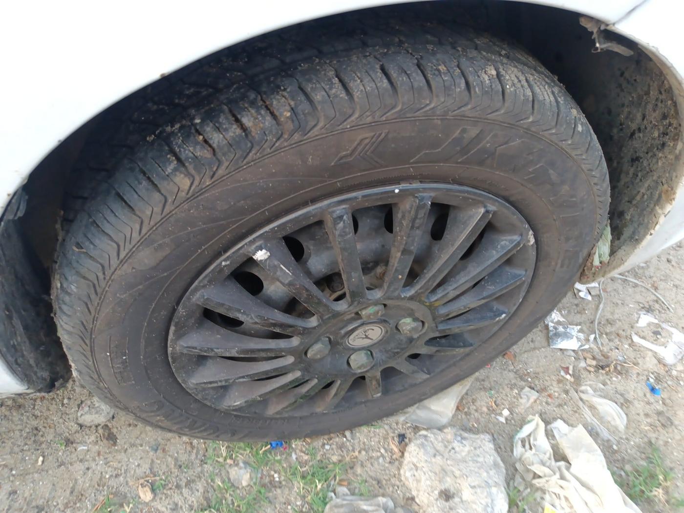 2014 Maruti Ertiga VDI, Diesel, Manual, 1,78,751 km, tyre