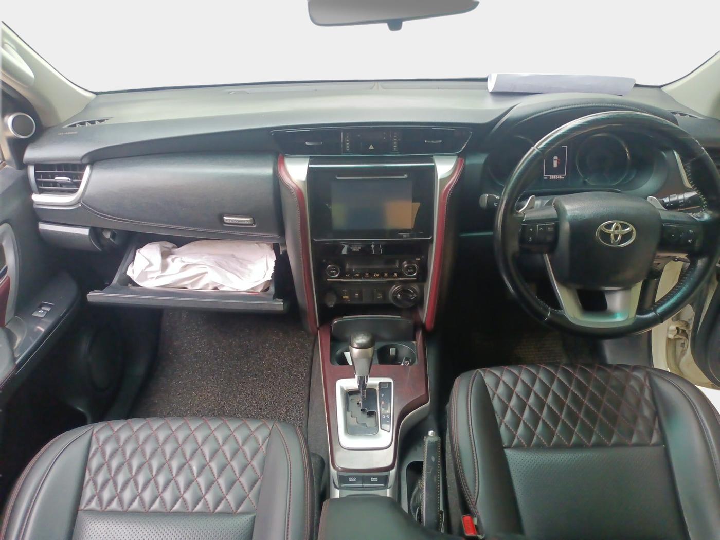 2017 Toyota Fortuner 2.8 4X4 AT, Diesel, Automatic, 2,88,250 km, interior