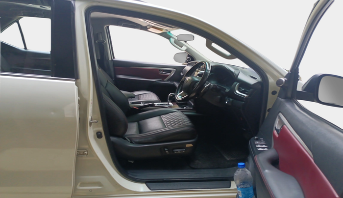 2017 Toyota Fortuner 2.8 4X4 AT, Diesel, Automatic, 2,88,249 km, interior