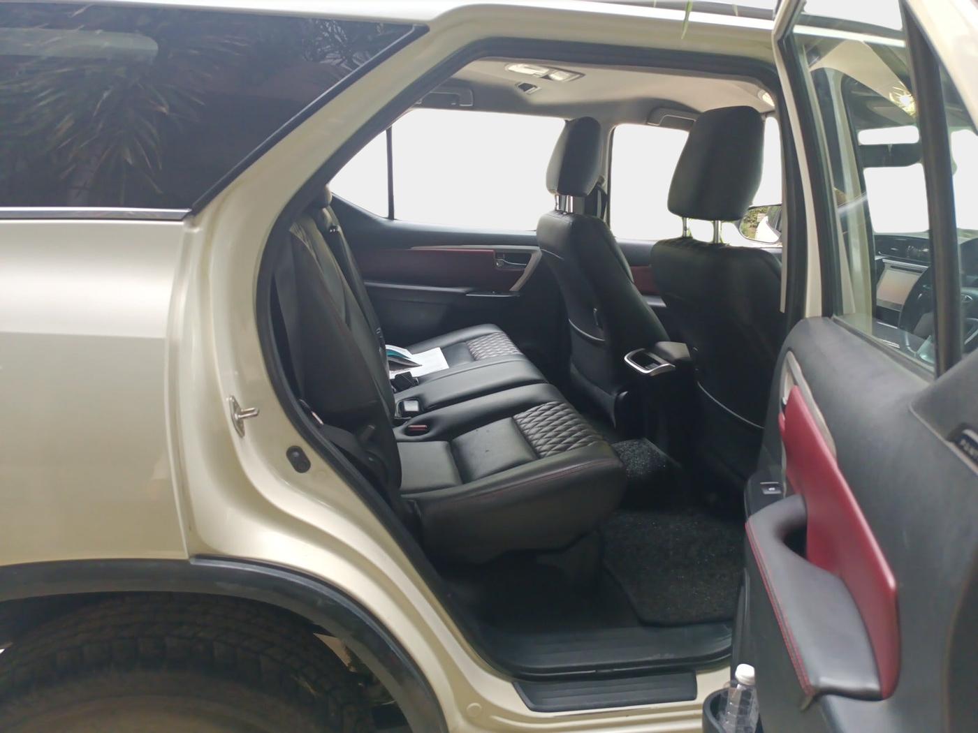 2017 Toyota Fortuner 2.8 4X4 AT, Diesel, Automatic, 2,88,250 km, interior