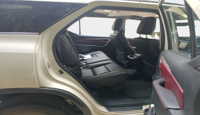 2017 Toyota Fortuner 2.8 4X4 AT, Diesel, Automatic, 2,88,249 km, interior