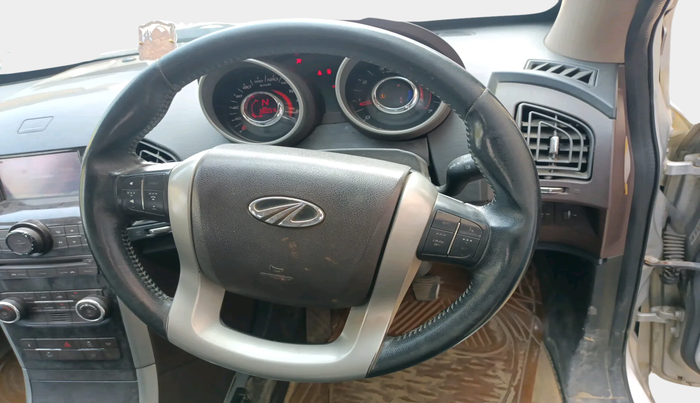 2012 Mahindra XUV500 W8, Diesel, Manual, 38,055 km, interior