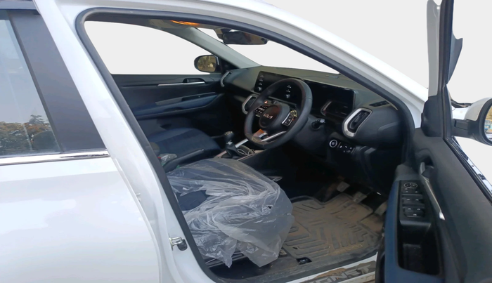 2025 KIA SONET HTK Plus (O) 1.2 Petrol MT, Petrol, Manual, 11,722 km, interior