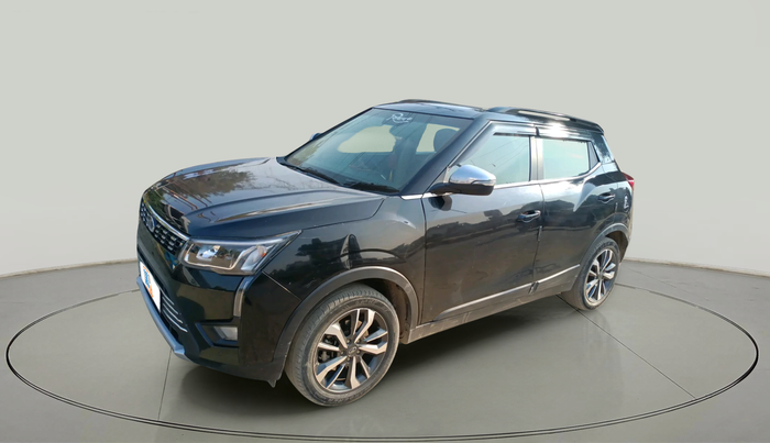 2021 Mahindra XUV300 W8 (O) 1.5 DIESEL, Diesel, Manual, 1,20,352 km, exterior