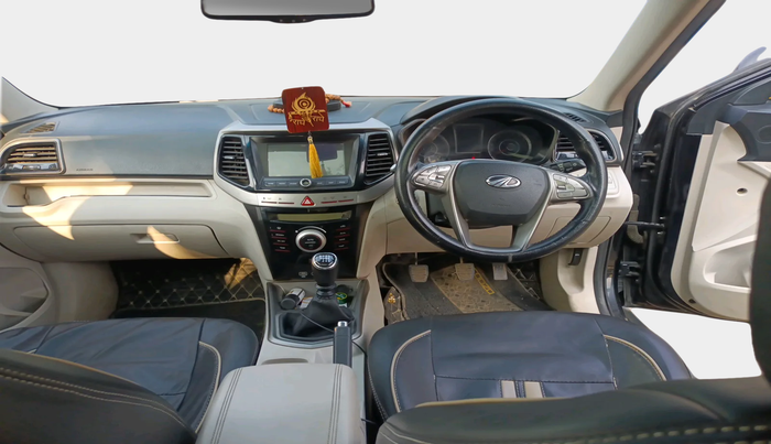 2021 Mahindra XUV300 W8 (O) 1.5 DIESEL, Diesel, Manual, 1,20,352 km, interior