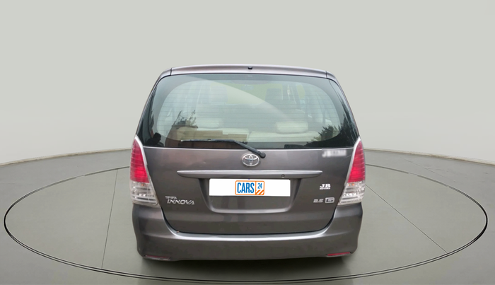 2011 Toyota Innova 2.5 G4 8 STR, Diesel, Manual, 55,327 km, exterior