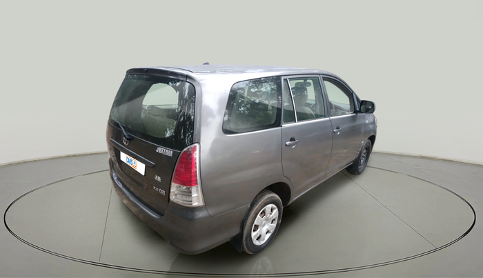 2011 Toyota Innova 2.5 G4 8 STR, Diesel, Manual, 55,327 km, exterior