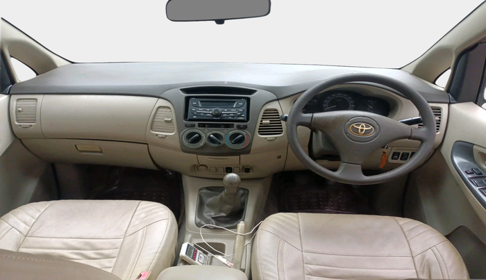 2011 Toyota Innova 2.5 G4 8 STR, Diesel, Manual, 55,327 km, interior