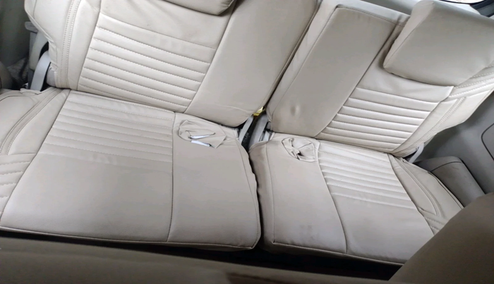 2011 Toyota Innova 2.5 G4 8 STR, Diesel, Manual, 55,327 km, interior