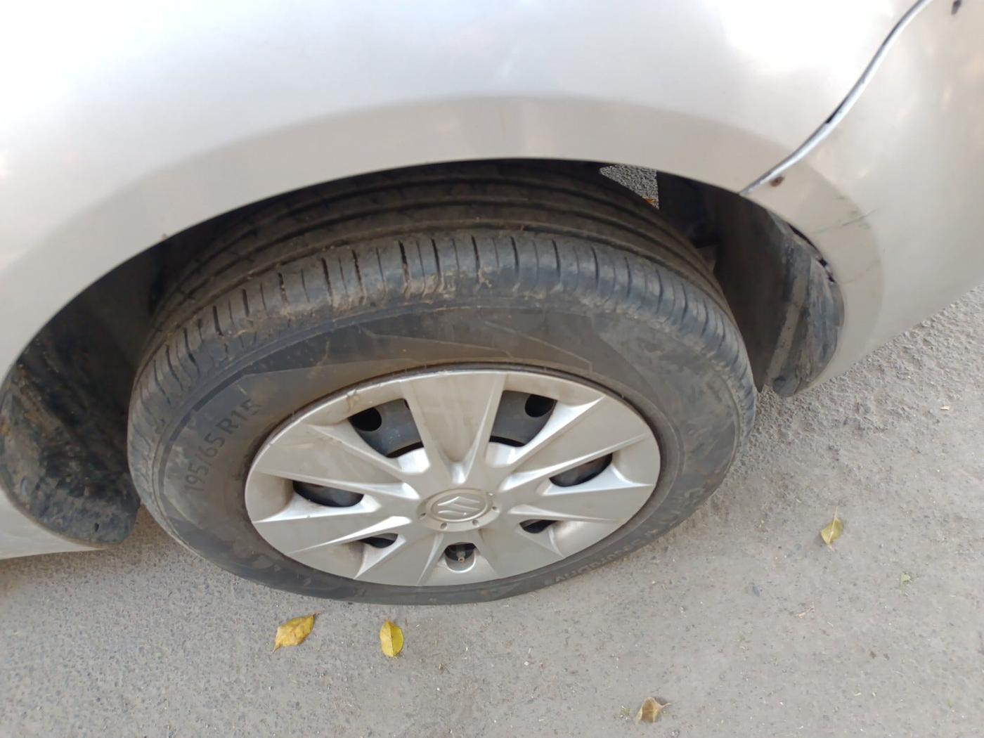 2010 Maruti SX4 VXI, Petrol, Manual, 76,378 km, tyre